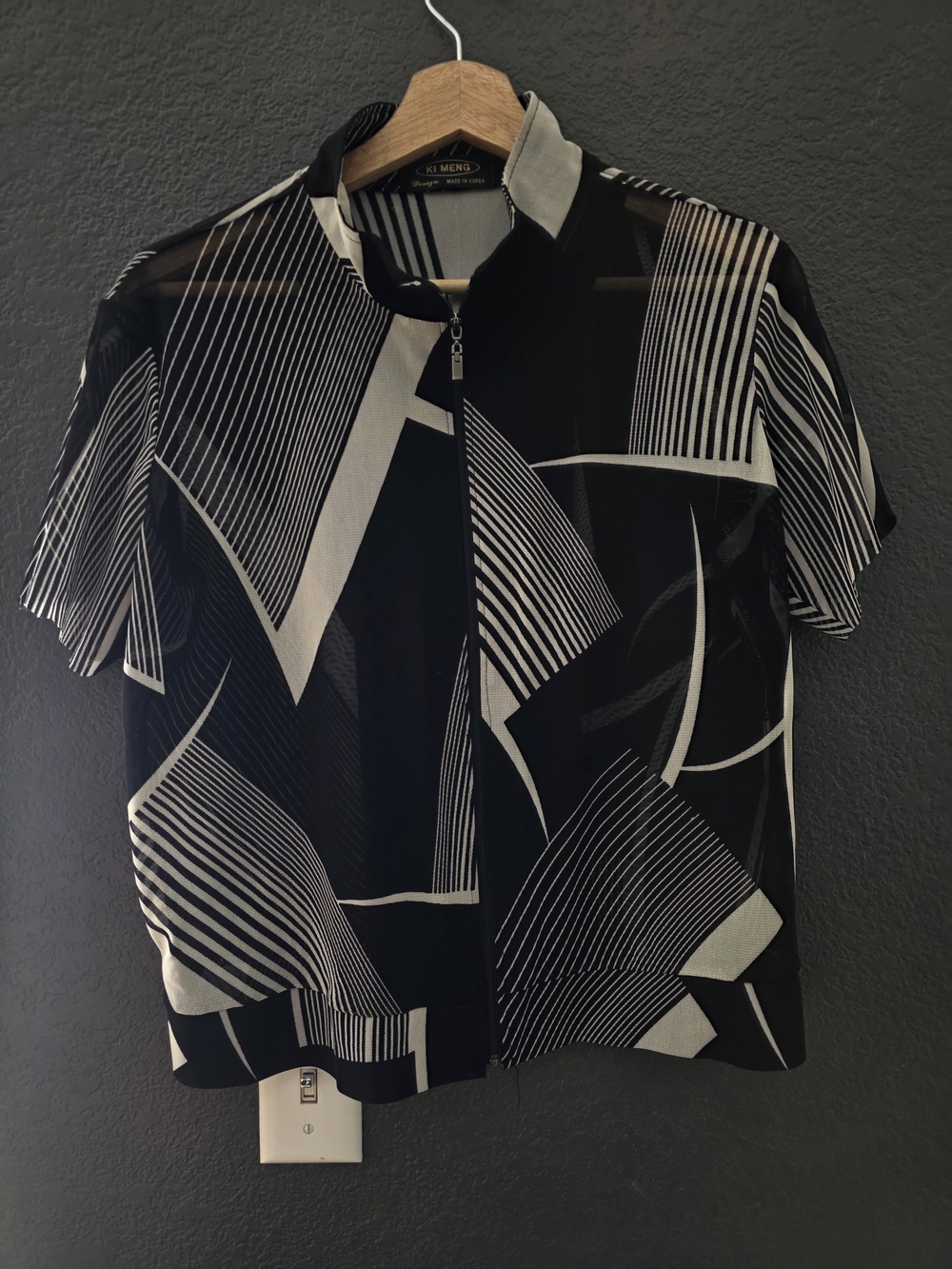 Black & White Geometric Zip-Front  Shirt